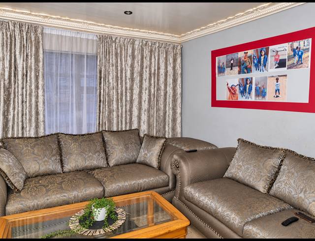 3 BEDROOM HOUSE FOR SALE IN EVATON WEST